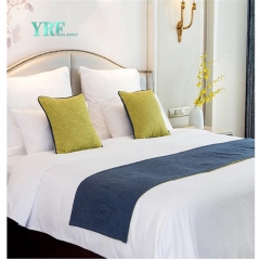 Coussins Et Coureurs De Lit