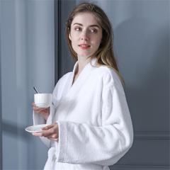Peignoir d'hôtel blanc doux