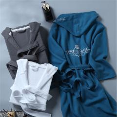 Peignoir d'hôtel léger à capuche