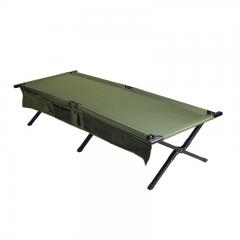 Lit pliant vert militaire