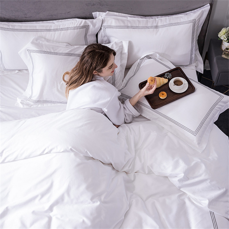 Quelles précautions faut-il prendre lors du lavage des tissus en chanvre avec du linge d'hôtel ?